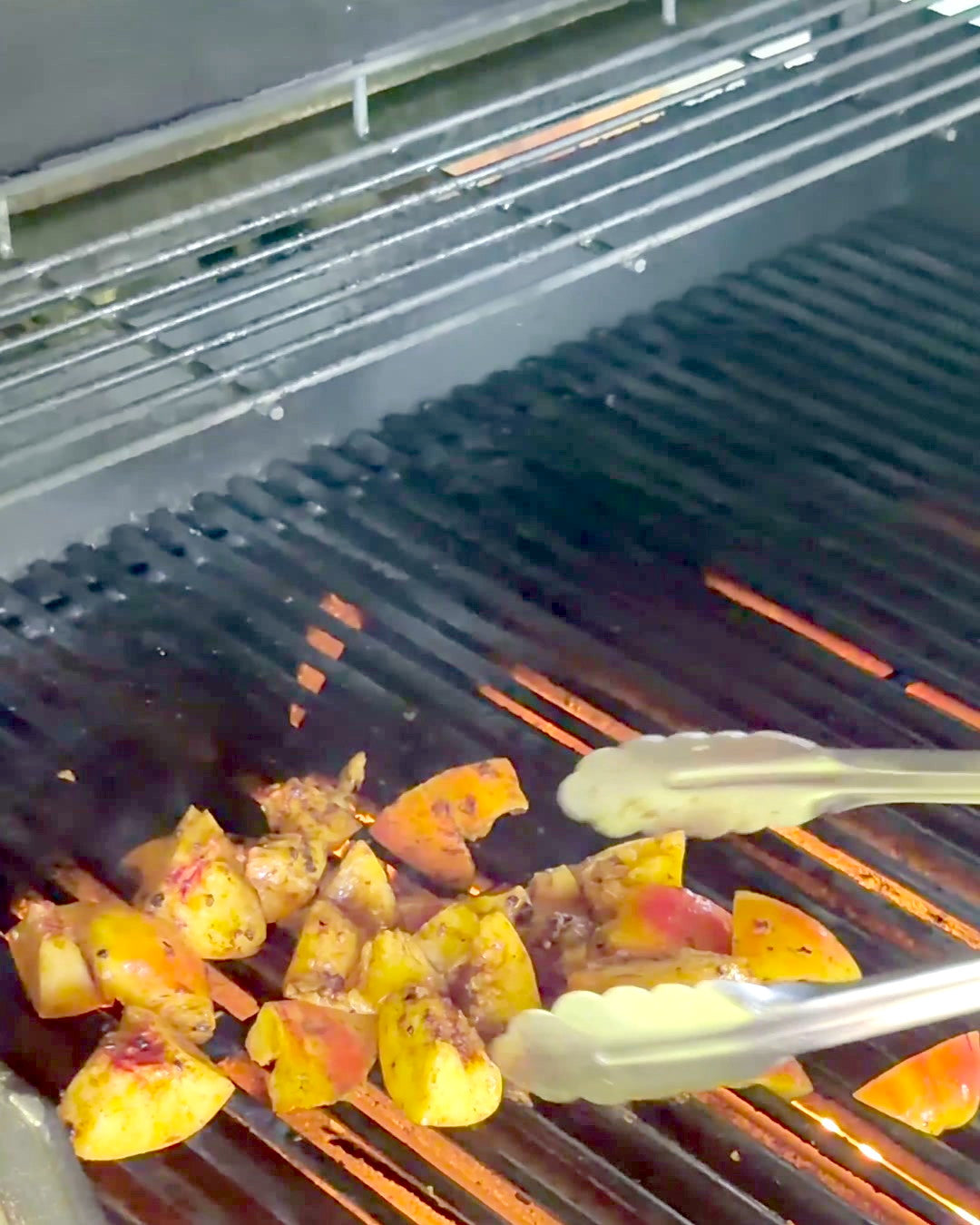 Salade met BBQ-nectarine, tomaat & burrata