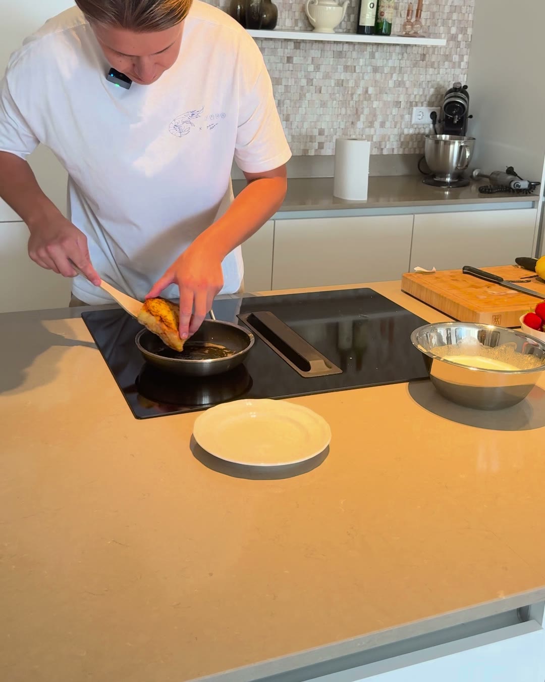Wentelteefjes met mascarpone en rood fruit in de keuken van Maarten